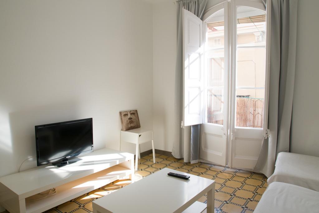 Barnapartments Basic Gracia Барселона Экстерьер фото
